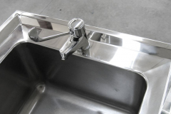 Lavabo-inox-dettaglio-mixer